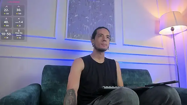 Snapshot of Skinny_Mac chatting on June 9, 1:45 pm Skinny Mac online show from June 9, 1:45 pm