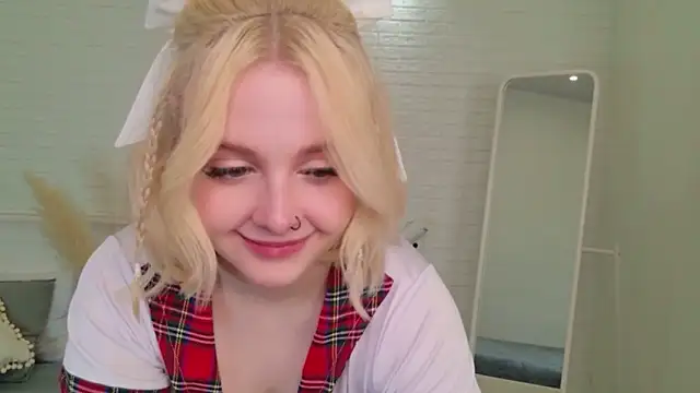 Sabrina Roose online show from April 14, 1:28 pm