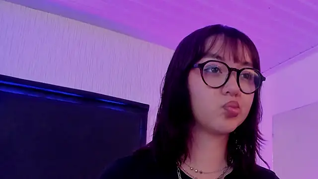 LilithBluum online show from April 28, 11:15 am