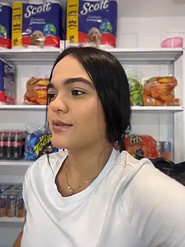 Snapshot of Bella-Ferrer chatting on May 12, 6:27 pm Bella-Ferrer online show from May 12, 6:27 pm
