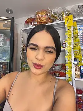 Snapshot of Bella-Ferrer chatting on May 30, 7:11 pm Bella-Ferrer online show from May 30, 7:11 pm