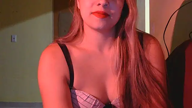 Snapshot of candydesiree chatting on May 6, 3:13 am candydesiree online show from May 6, 3:13 am