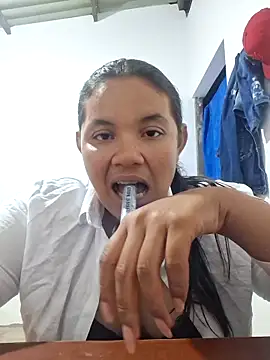 monicarokaforte online show from April 9, 4:12 am