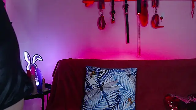 RedWidowCol online show from April 8, 9:59 pm