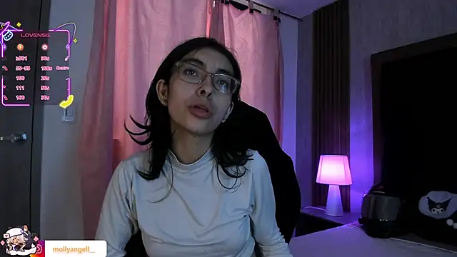 Snapshot of Molly_A chatting on April 22, 3:02 pm Molly A online show from April 22, 3:02 pm