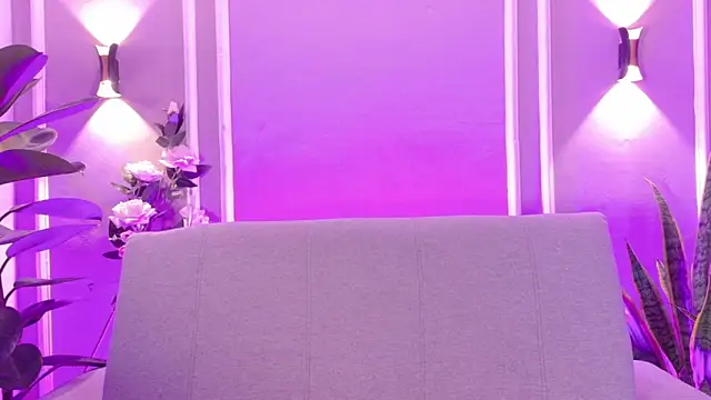 Snapshot of ZoeyMonroe_ chatting on May 23, 4:07 am ZoeyMonroe online show from May 23, 4:07 am