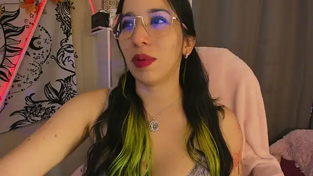 Snapshot of Laughing_Natty chatting on May 11, 2:12 pm Laughing Natty online show from May 11, 2:12 pm