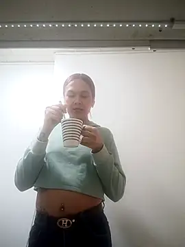 Alisson-Miller online show from April 12, 4:12 pm