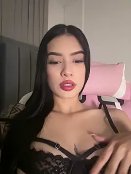 Snapshot of Valen_Gia chatting on March 14, 1:12 am Valen Gia online show from March 14, 1:12 am