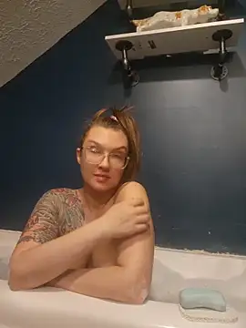 NicolePearl online show from April 9, 1:05 am