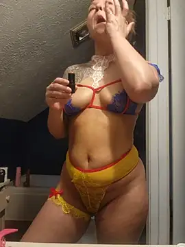 NicolePearl online show from April 15, 1:45 am