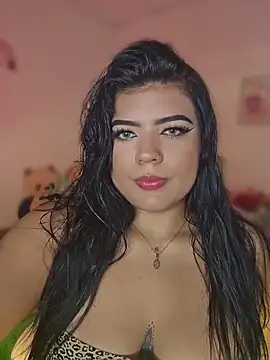Snapshot of salomee15 chatting on June 15, 1:08 am salomee15 online show from June 15, 1:08 am