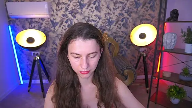 Snapshot of LittleJulii chatting on July 1, 2:40 pm LittleJulii online show from July 1, 2:40 pm