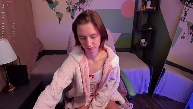 Snapshot of Pretty_Victoria chatting on March 14, 6:19 am Pretty Victoria online show from March 14, 6:19 am