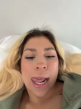 mxmxee online show from April 11, 10:58 pm