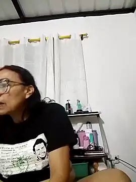 Snapshot of HOT_LATINA20 chatting on April 9, 1:49 am HOT LATINA20 online show from April 9, 1:49 am
