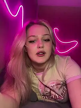 keeeessyyy online show from March 28, 10:20 pm