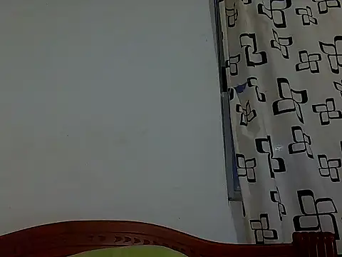 Snapshot of _SaraWilliams1_ chatting on July 11, 10:51 am SaraWilliams1 online show from July 11, 10:51 am