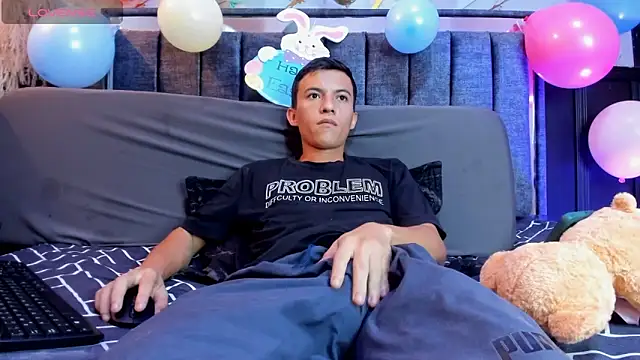 Snapshot of Dylan_scott20 chatting on March 28, 12:38 pm Dylan scott20 online show from March 28, 12:38 pm