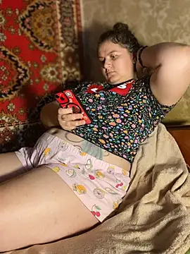 Snapshot of Nenssy555 chatting on June 26, 2:21 pm Nenssy555 online show from June 26, 2:21 pm