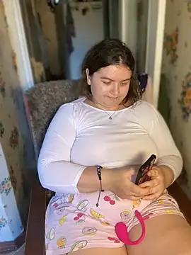 Snapshot of Nenssy555 chatting on July 13, 2:42 pm Nenssy555 online show from July 13, 2:42 pm