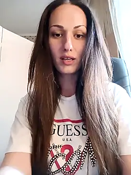 Snapshot of LunaCrystall chatting on April 15, 3:41 pm LunaCrystall online show from April 15, 3:41 pm
