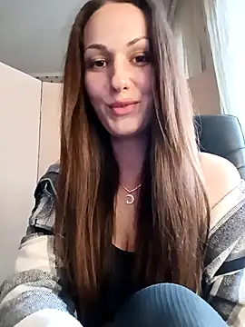 Snapshot of LunaCrystall chatting on April 22, 3:35 pm LunaCrystall online show from April 22, 3:35 pm