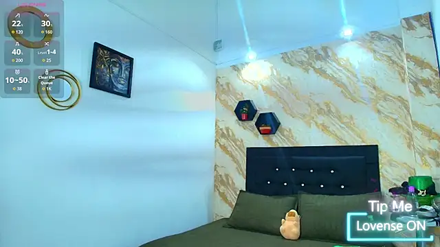 scarlettt  joness online show from March 28, 4:23 am