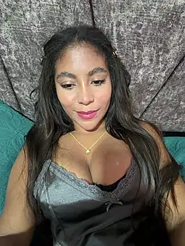 Snapshot of SaraValentina11 chatting on May 11, 7:22 pm SaraValentina11 online show from May 11, 7:22 pm