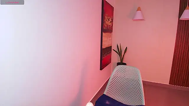 Astrid Black online show from March 10, 8:14 pm