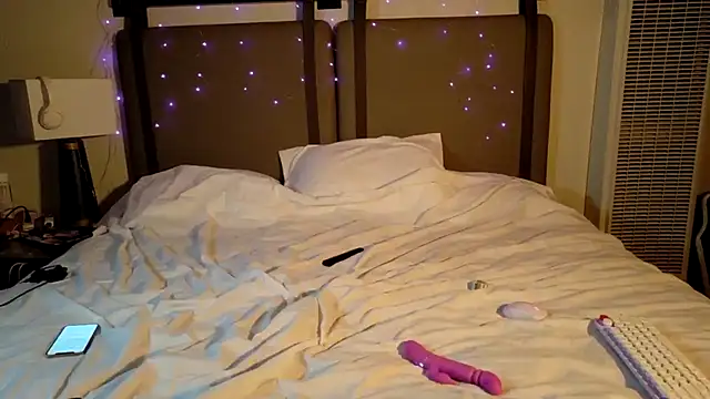 laycieizlaceddd online show from April 6, 1:36 am