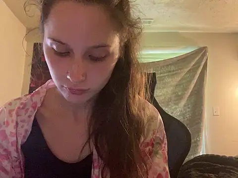 Snapshot of urfavgamergurl chatting on July 21, 8:33 pm urfavgamergurl online show from July 21, 8:33 pm