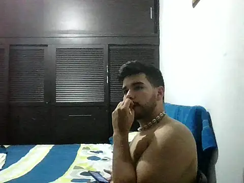 LatinBeardCali online show from April 2, 11:35 pm