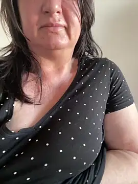 Snapshot of MirkaMag chatting on March 23, 6:39 am MirkaMag online show from March 23, 6:39 am