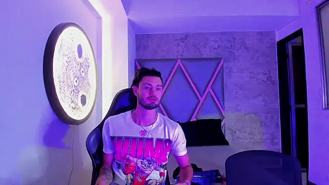 Wolf Kitty online show from April 1, 11:44 am