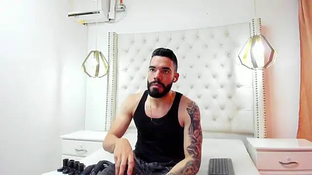 JEAN LEWIS2 online show from April 6, 7:37 pm