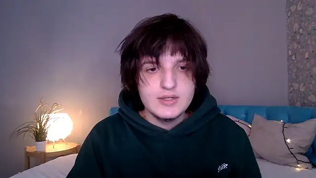 delalex online show from April 17, 6:33 pm