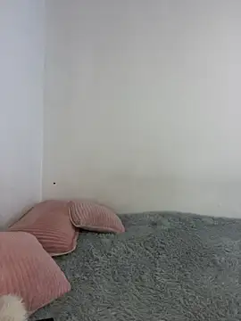 Snapshot of sylphiee_ chatting on March 13, 3:13 am sylphiee online show from March 13, 3:13 am