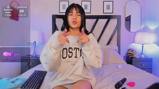 Violettaa Stone online show from April 18, 3:43 am