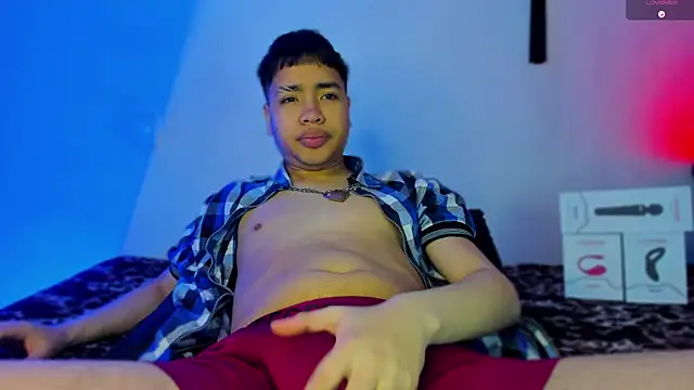 Snapshot of Lee_Colee chatting on March 12, 11:55 pm Lee Colee online show from March 12, 11:55 pm