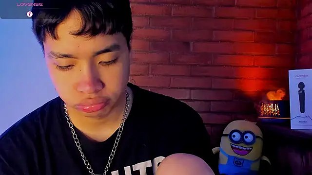 Lee Colee online show from April 15, 1:18 pm