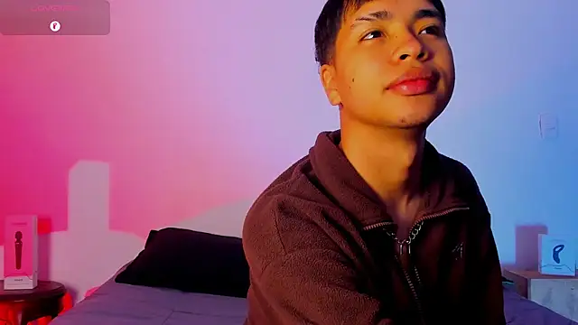 Lee Colee online show from April 28, 9:20 pm