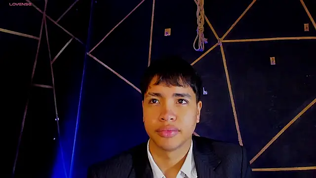 Snapshot of Lee_Colee chatting on May 1, 10:25 pm Lee Colee online show from May 1, 10:25 pm