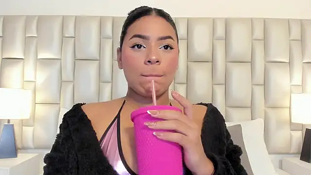 lilly williamss online show from April 13, 3:12 am