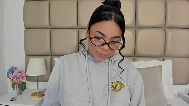 lilly williamss online show from June 4, 3:56 am