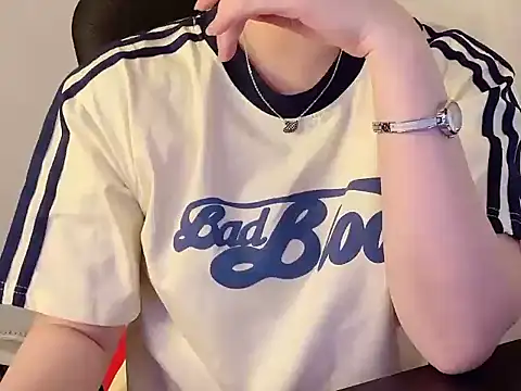 hunhun122 online show from June 10, 5:45 pm