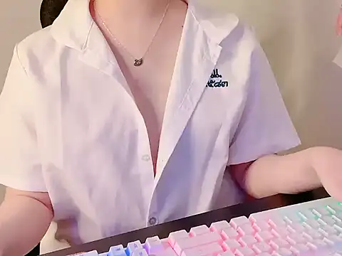 hunhun122 online show from July 18, 8:18 am