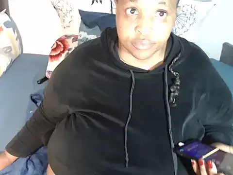 Snapshot of Bustydiva83 chatting on April 29, 5:30 pm Bustydiva83 online show from April 29, 5:30 pm