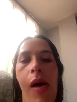 leila moretti online show from April 27, 5:44 pm