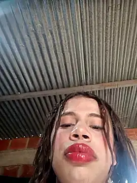 Snapshot of Dirty_Salome2 chatting on June 18, 2:32 pm Dirty Salome2 online show from June 18, 2:32 pm